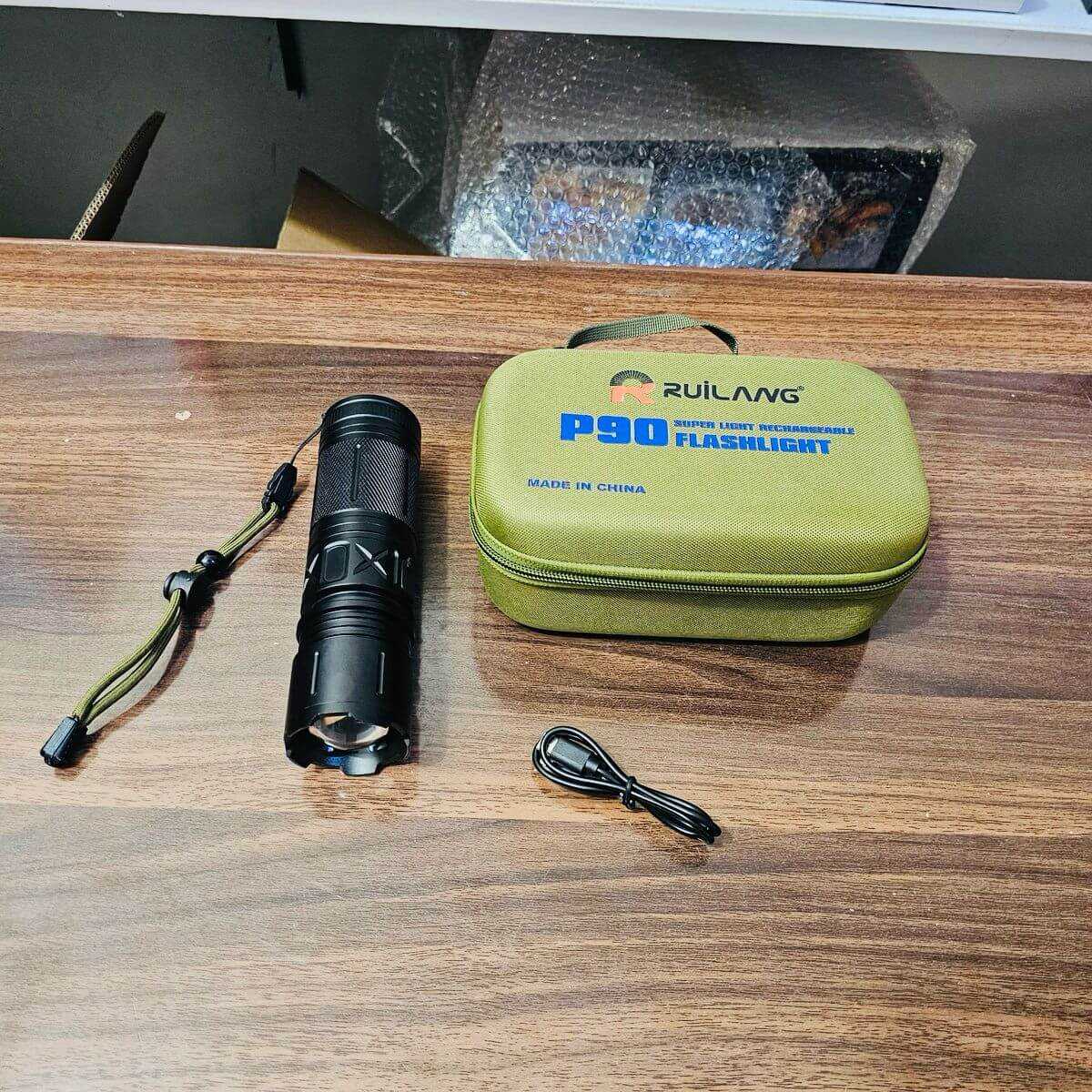 P90 Imported Ruilang Flashlight with 1KM Range - High-Performance Long-Distance LED Torch - Image 3