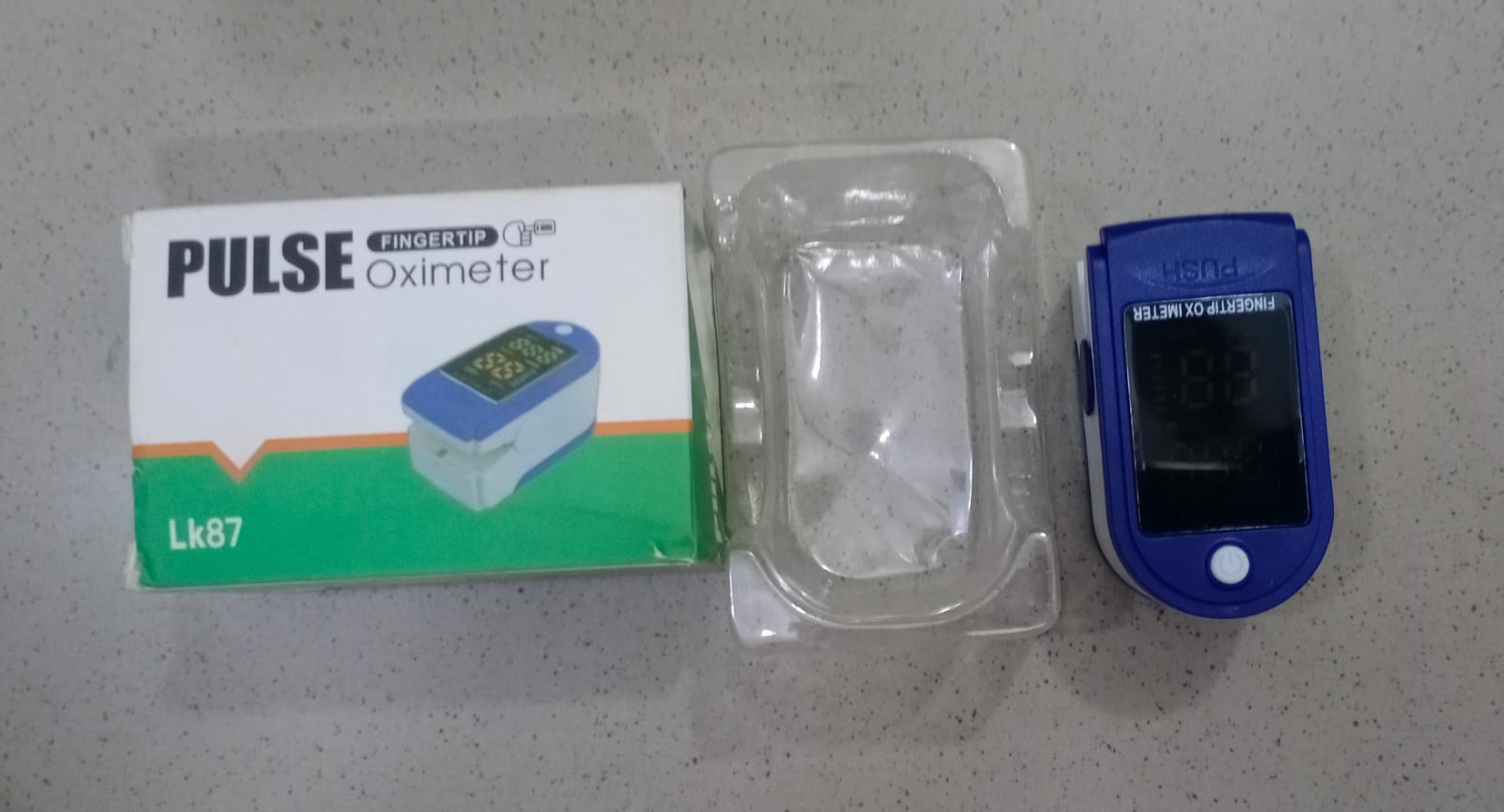 Fingertip Pulse Oximeter Blood Oxygen Saturation Detector Pulse Rate Monitor Portable Oximeter with Fingertip Puls Rate Monitor Portable Oximeter - Image 2
