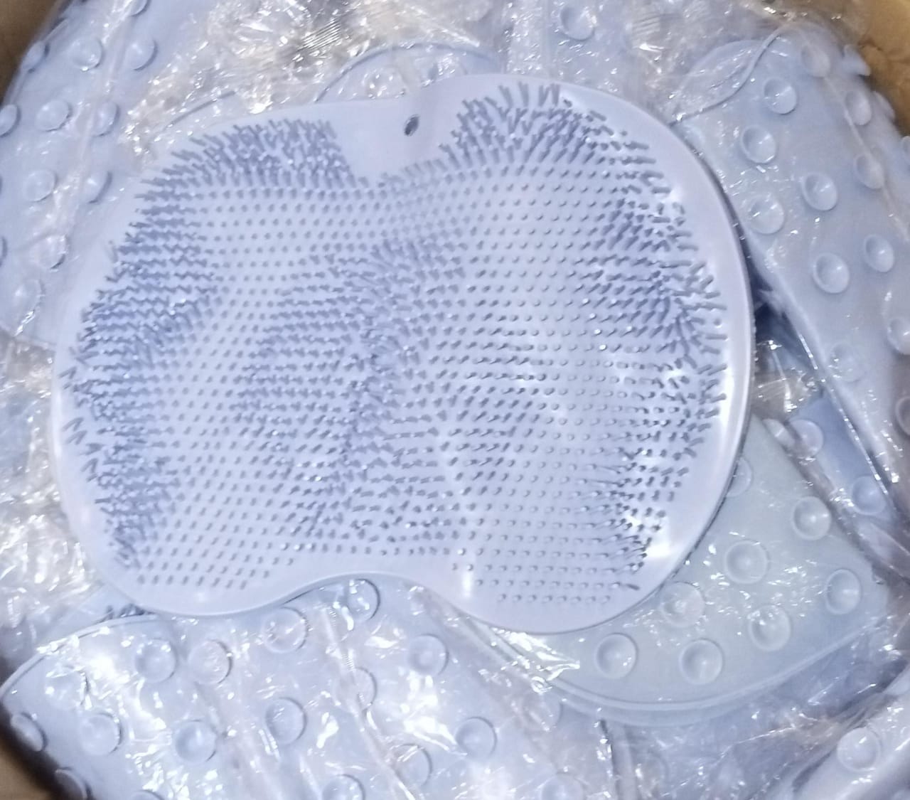 Shower Foot & Back Scrubber Mat, Wall Stick Suction Silicone Bathroom Scrubber (Random color) - Image 2