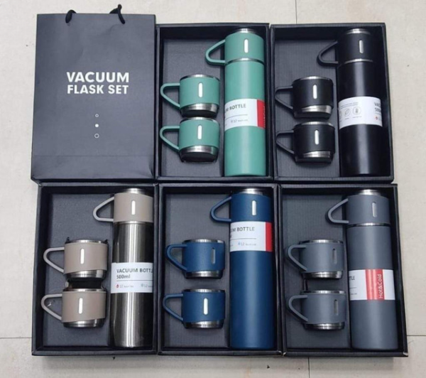 3 Cup 500 Ml Double-Layer Stainless Steel Vacuum Flask Set ( Random Color ) - Image 2