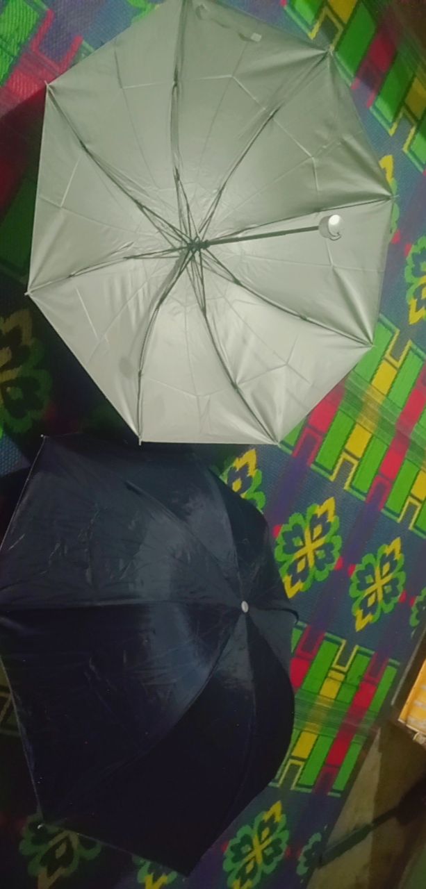 Portable Folding Umbrella for Men and Women - Random colors - Image 3