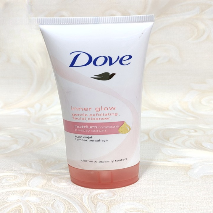 Dove Inner Glow Face Wash Gentle Exfoliating Facial Cleanser  Size: 100g - Image 2