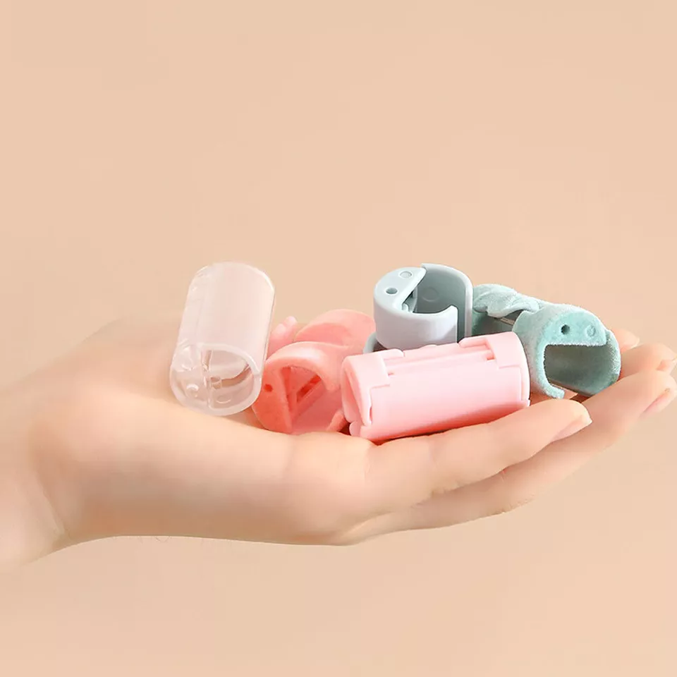 Mattress Bedsheet Fixing Clips | Bed Sheet holder | Anti-Skid Buckle Bed Cover Grippers (Random color) - Image 5